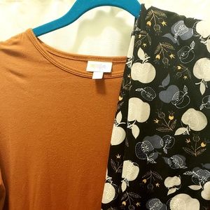 Lularoe classic tee xs and OS Leggings